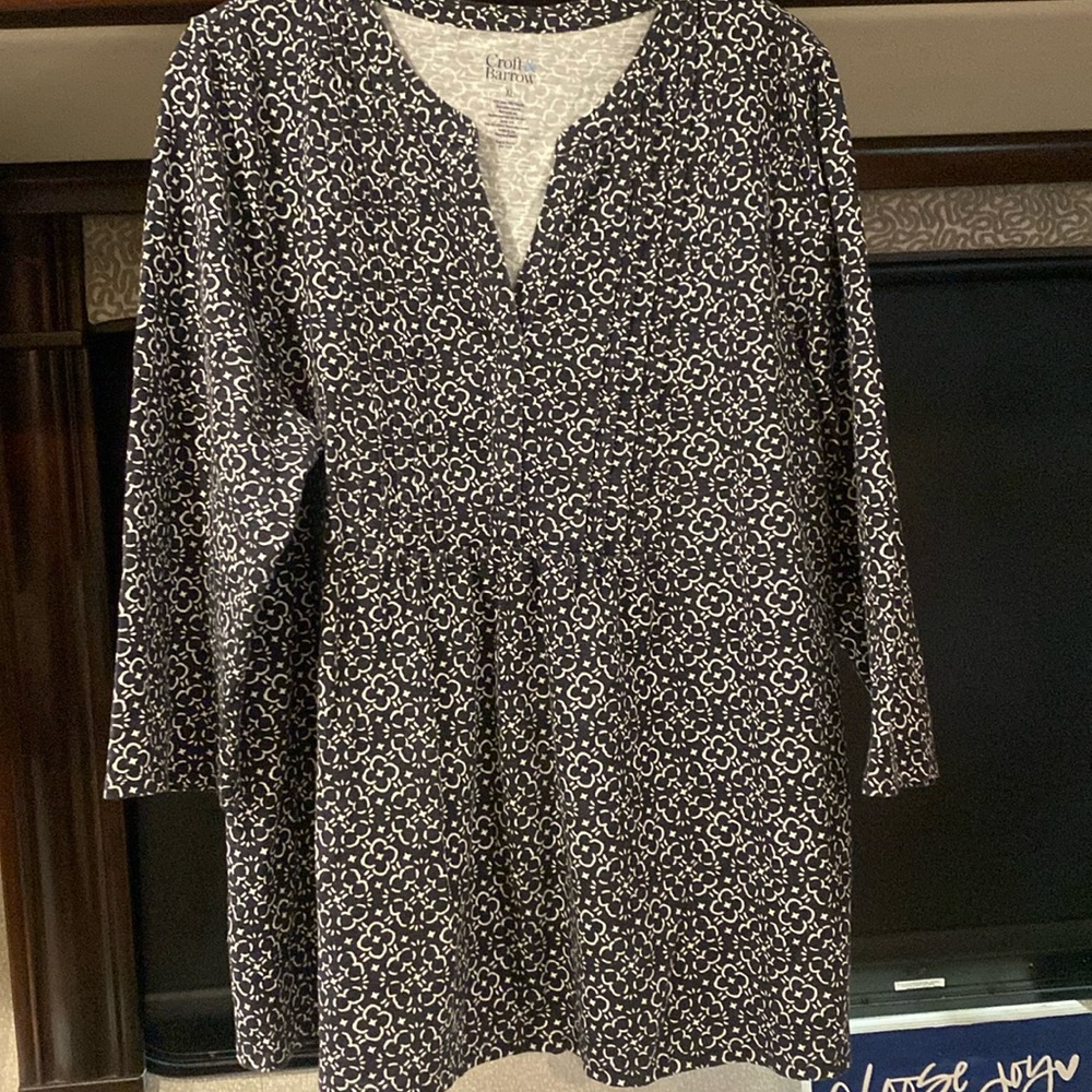 Women’s pull over top